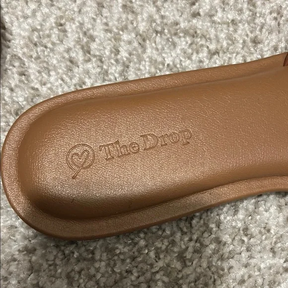 Tan Leather Slide Sandals with Cutout Design - Picture 2 of 4